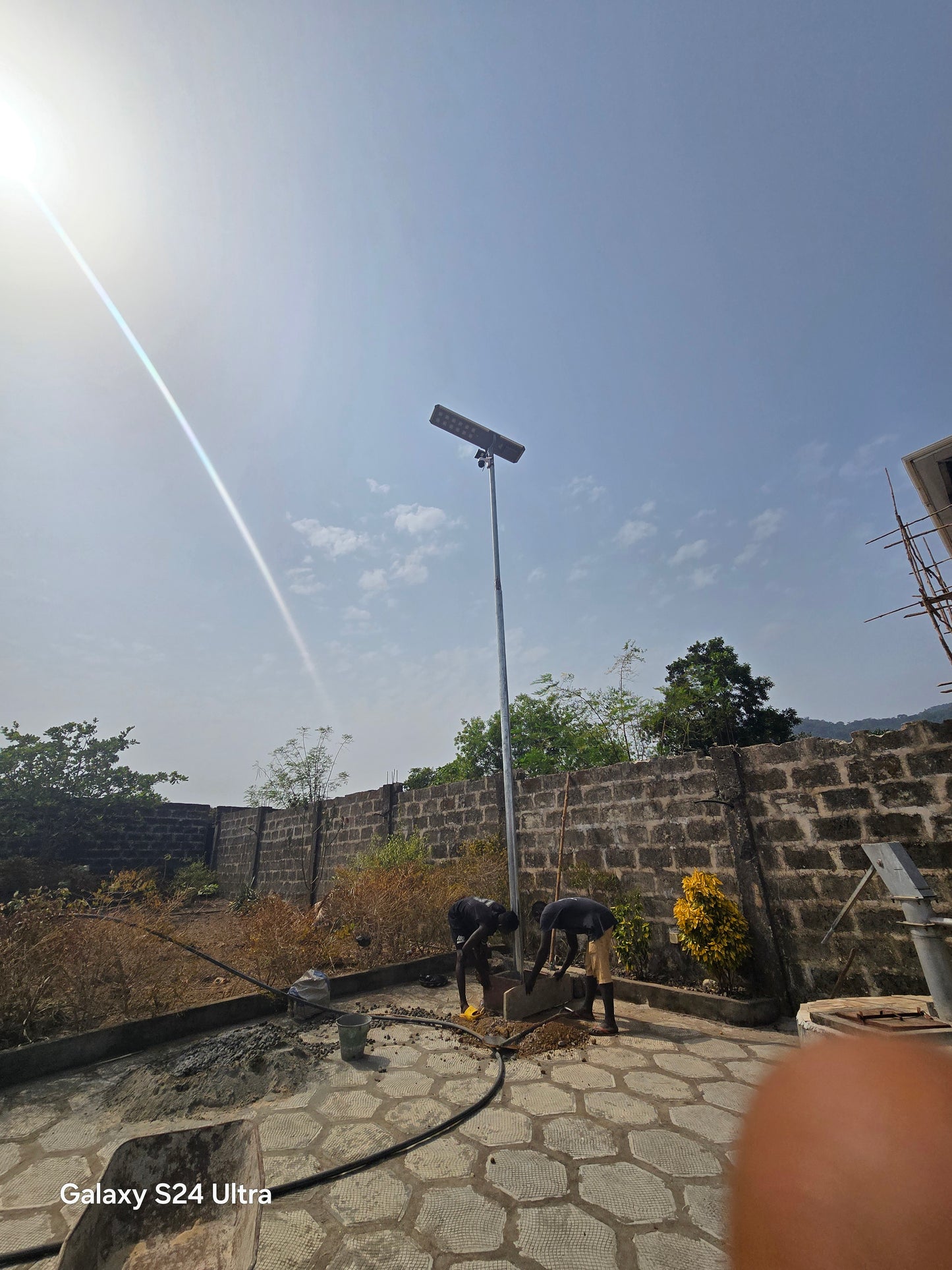 OUTDOOR SECURITY LIGHT AND CAMERA